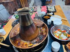 -果松木炭酸菜铜火锅·外婆参鸡汤