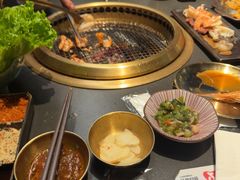 -铭牛烧肉·和牛海鲜自助(高新月牙湖店)