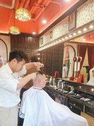 -东方先生国潮男士理发馆
