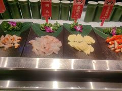 -芝小官毛肚火锅海鲜自助(苏州吴江区万宝店)
