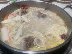 -三人行骨头王火锅(长寿店)
