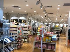 -名创优品(江南新地店)