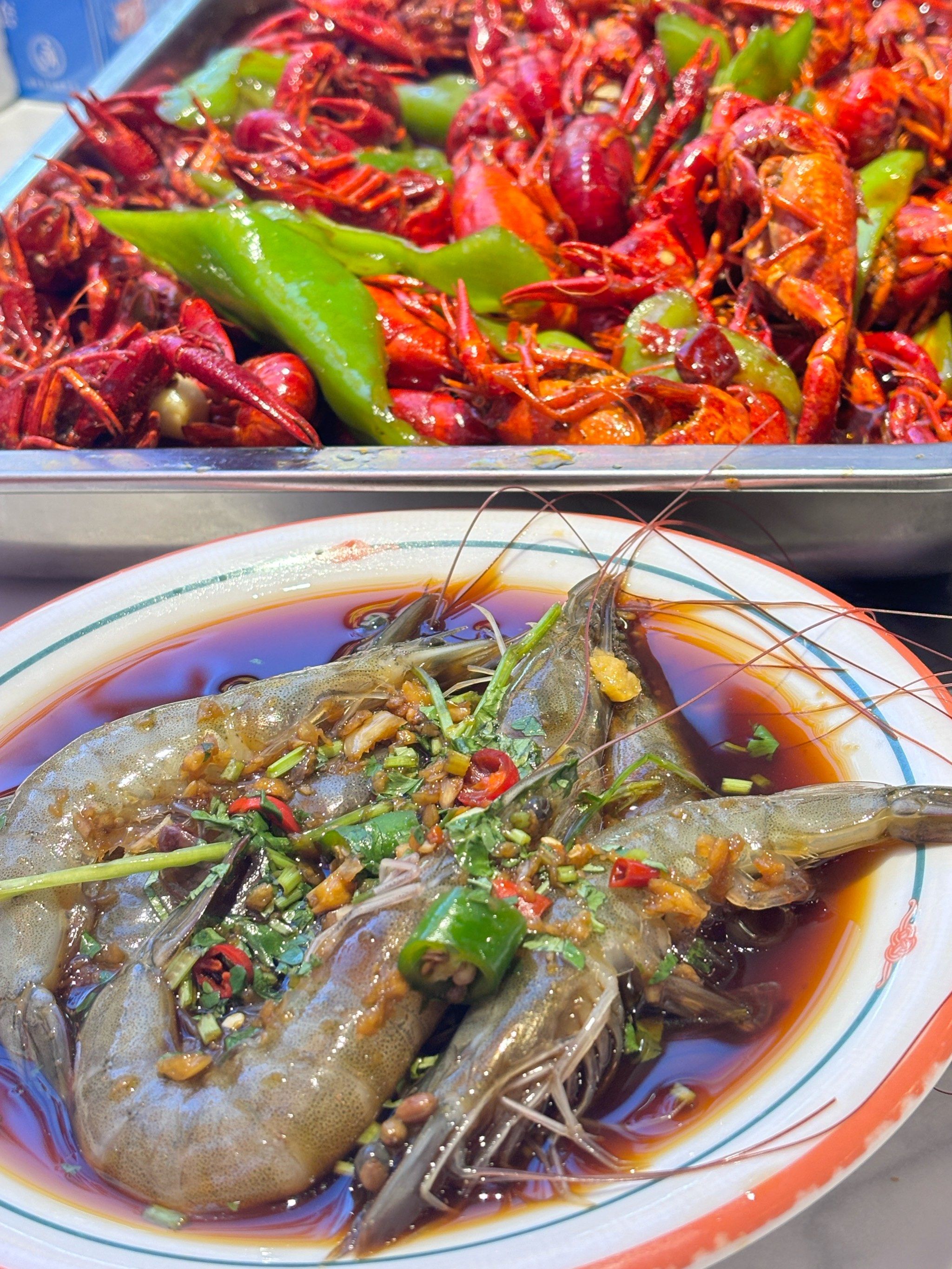 金汤蒜泥小龙虾真的很好吃!还有我最爱的火