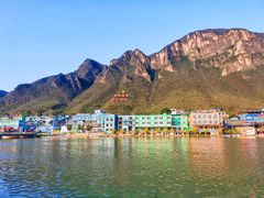 -百里峡七彩艺术小镇