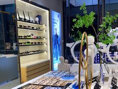 -视野联行眼镜·蔡司·尼康·豪雅·依视路(青浦宝龙店)