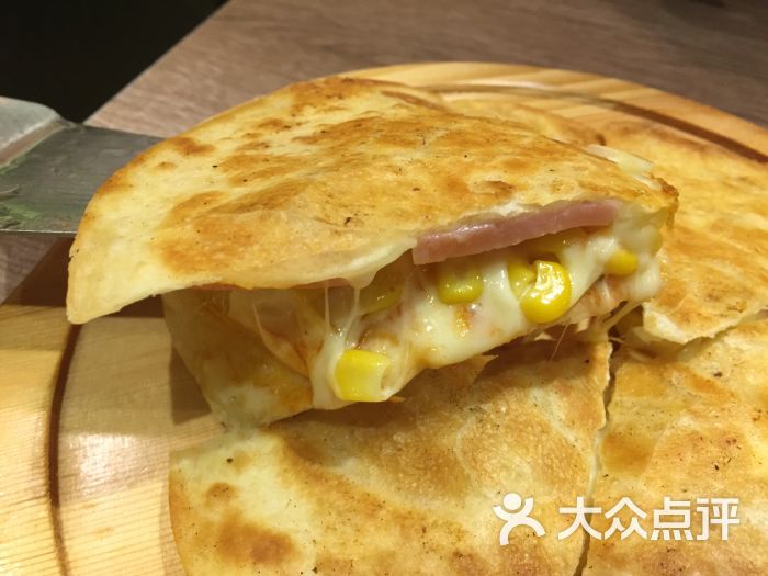 重奶酪火腿甜玉米馅饼