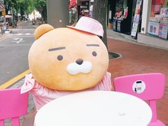 -梨大女人街