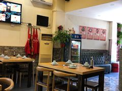 大堂-超越炭火牛蛙火锅鸡(河东店)