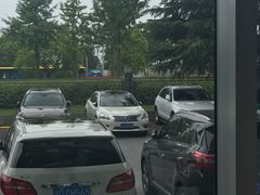 -奔驰上海利星(七宝店)