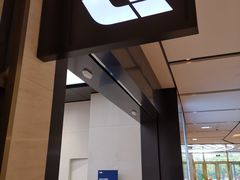 -理想汽车(世纪汇店)
