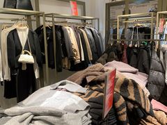 -URBAN REVIVO(北京斯普瑞斯奥特莱斯店)