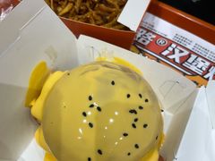 芝士熔岩牛肉汉堡-前进5路汉堡炸鸡(汉街skp店)