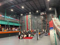 -极限PLAY运动娱乐新世界·团建派对潮玩休闲馆·室内蹦极高空游乐园