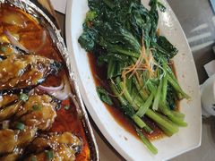 -东口码头·烧鸽子·鱼头泡饼·地方菜(金鹰悦城店)