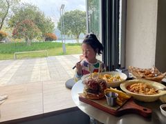 -三勾JJJ Burger&Coffee(梅溪湖店)