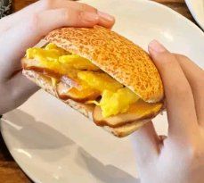 烟熏鸡肉谷物三明治-星巴克(南京状元楼店)