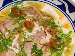 -鑫花溪牛肉米粉(东环大润发店)