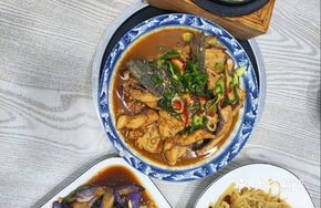 Braised Fish Tail with Red Sauce