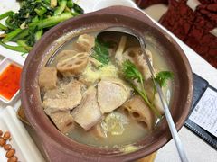 莲藕猪踭煲-津津菜馆(绝没分店)