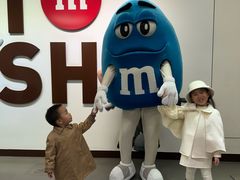 -m豆巧克力世界(上海世茂广场店)