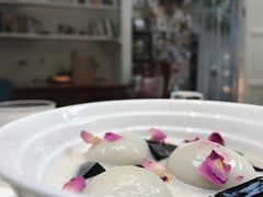 -燕庭·纯燕窝·甜品下午茶(南京西路店)