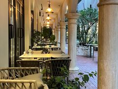 -Osteria Garden 生蚝花园餐厅(原进贤路店)