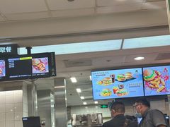 -麦当劳(轻轨曹杨路店)