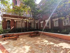 -香港大学