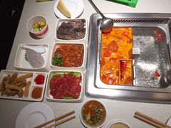 -海底捞火锅鲜切牛肉主题店(长寿路店)
