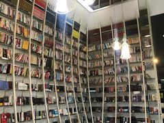 -钟书阁(松江泰晤士小镇店)