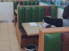 大堂-胡氏大盘鸡新疆菜(石岗店)