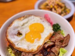 牛肝菌糖烤猪五花拌饭-SHAN山(前滩太古里店)