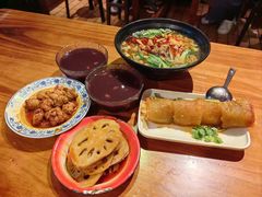 -爆炸头阿姨小四川正宗川味小吃(无任何分店)