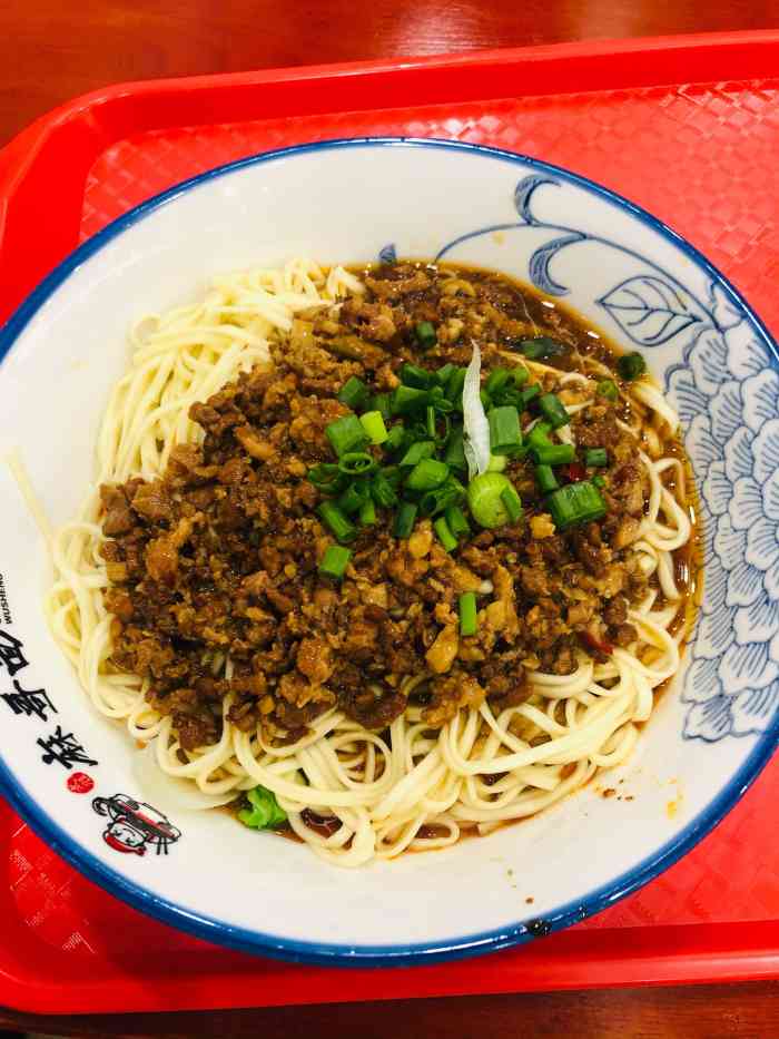 武胜麻哥面-"面最便宜的15块钱,分量还是挺足的!味道.