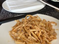 -粤尚腾香居中餐厅(首都机场希尔顿店)