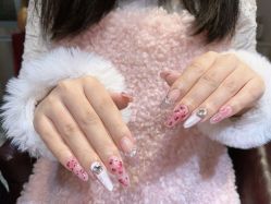 -桃色美甲沙龙