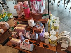 零售区-星巴克(嘉兴平湖吾悦广场店)