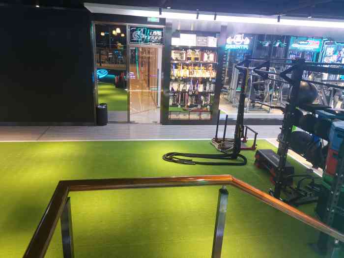 life turbo(江北嘴店)-"还记得第一次进健身房人人都是自己练自己的.