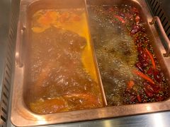 -老牌坊云南鱼豆花火锅(爱建店)