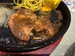 -月亮眼花园餐厅书吧酒吧