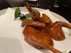 招牌脆皮乳鸽-名佳荟