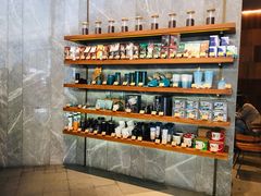 零售区-星巴克臻选(南京艾尚天地店)
