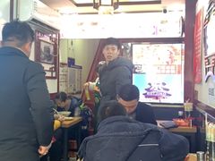 大堂-门框胡同百年卤煮(前门煤市街店)