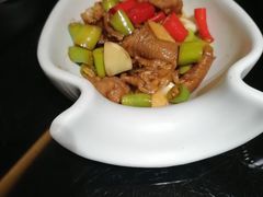 -东口码头·烧鸽子·鱼头泡饼·地方菜(金鹰悦城店)