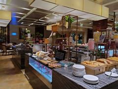 自助取餐区-盛宴标帜西餐厅龙虾.鲍鱼•牛排(重庆喜来登大酒店)