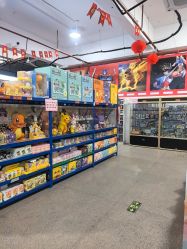 -逝水玩具折扣店