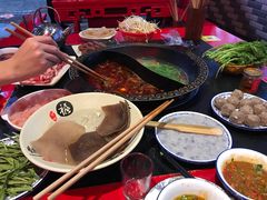 -重庆三峡火锅城(梅林店)