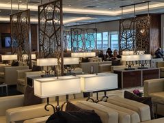 -奥利弗·雷金纳德·坦博国际机场