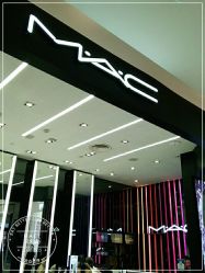 -M·A·C
