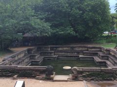 -波隆纳鲁沃古城皇家宫殿